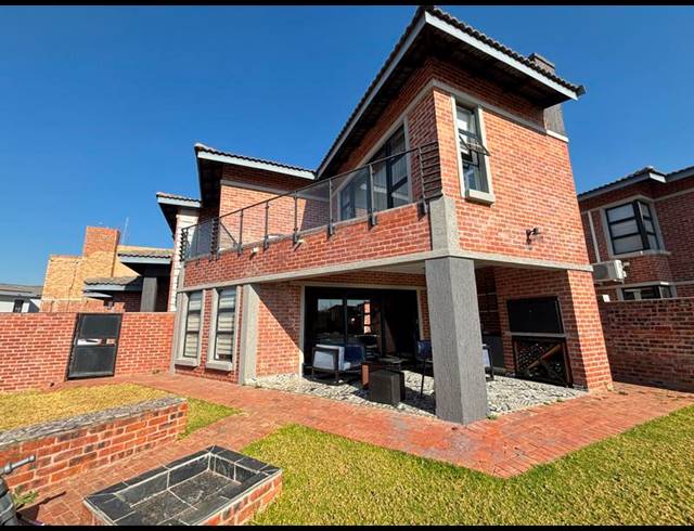 3 BEDROOM HOUSE FOR SALE IN SIX FOUNTAINS RESIDENTIAL ESTATE
